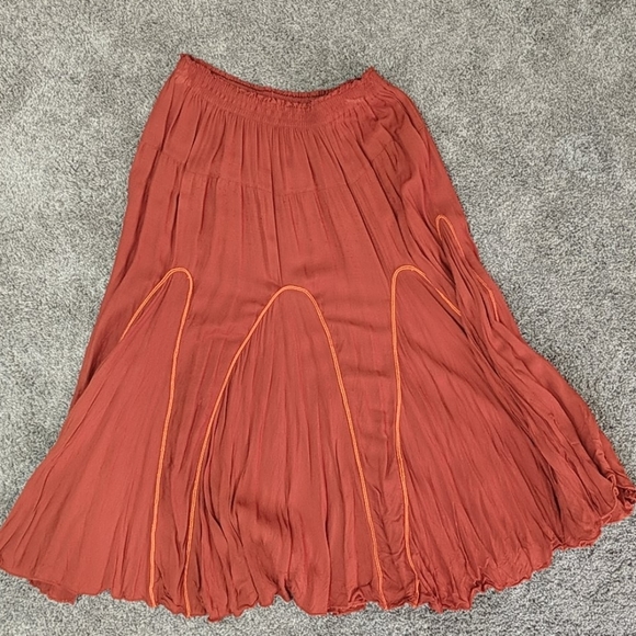 Dresses & Skirts - Burnt orange skirt